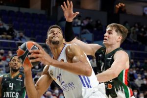Real Madrid gana Unics Kazan