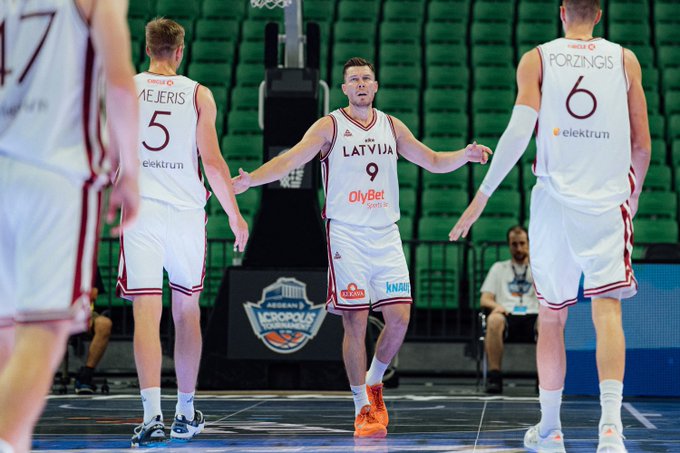 letonia triunfo autoridad italia