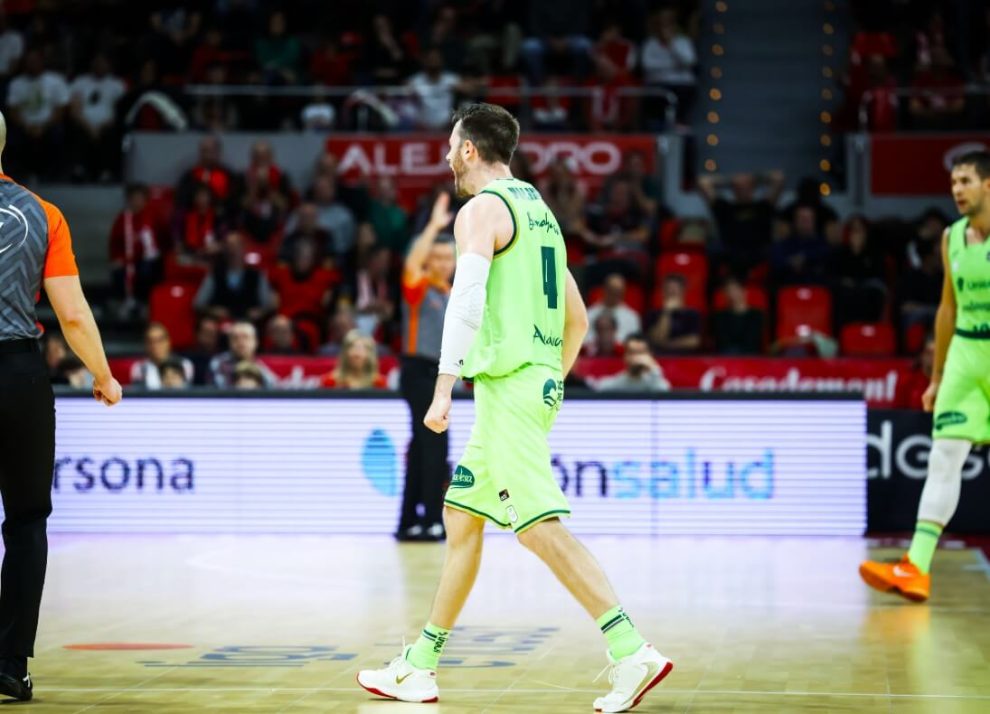 unicaja triple imponerse zaragoza