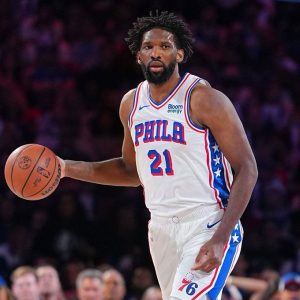 embiid firma triple doble