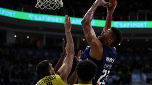 Fenerbahçe arrolla Real Madrid