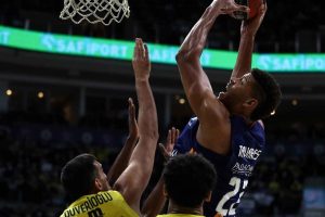 Fenerbahçe arrolla Real Madrid