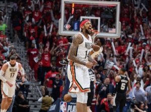Pelicans play in Spurs