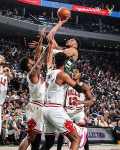 Bucks vence Bulls