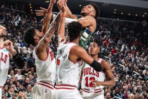 Bucks vence Bulls