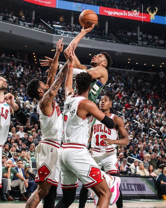 Bucks vence Bulls