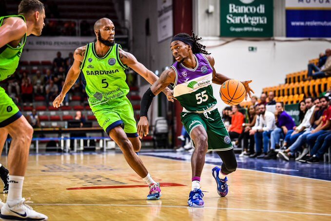 Unicaja bate Sassari